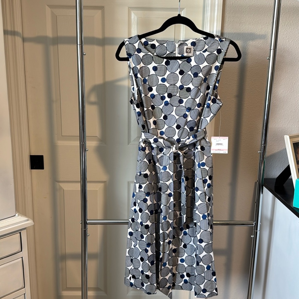 Anne Klein ladies dress, super fun “bubbly” pattern.